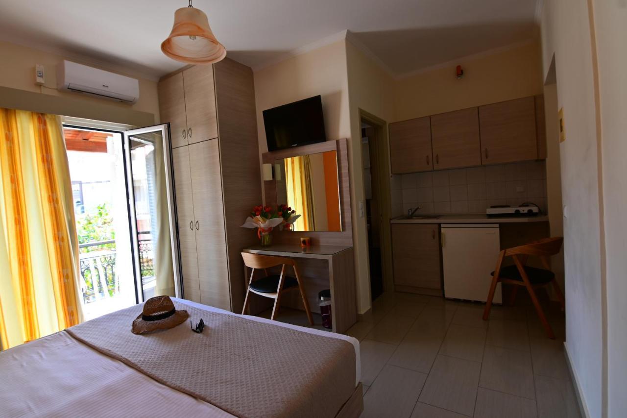 Nadia'S Studios & Apartments In Argasi, Sea-View Exterior photo